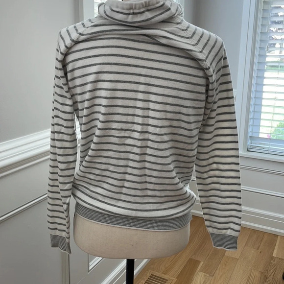 Amour Vert Striped Sweater - Picture 2 of 3